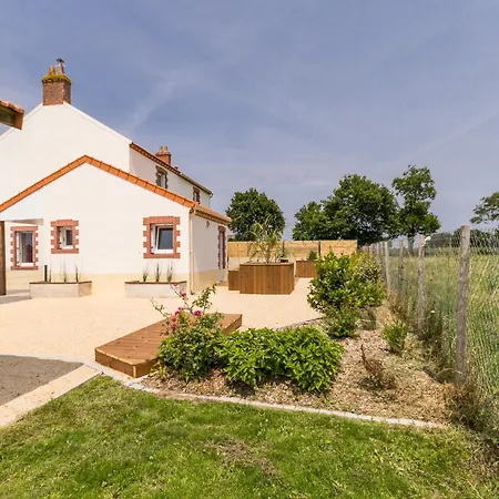 Holiday home Charmante Maison Renovee, Au Calme Avec Jardin, A 20 Km De La Et 35 Km De Nantes - Fr-1-306-1190 Saint-Viaud