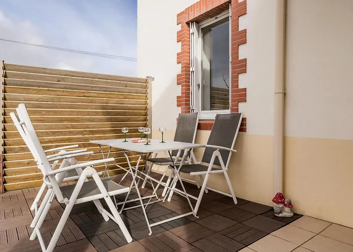 Charmante Maison Renovee, Au Calme Avec Jardin, A 20 Km De La Et 35 Km De Nantes - Fr-1-306-1190 *